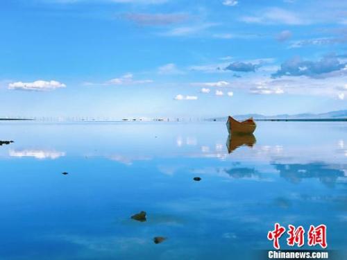  資料圖：“天空之鏡”茶卡鹽湖?！埨ぁz