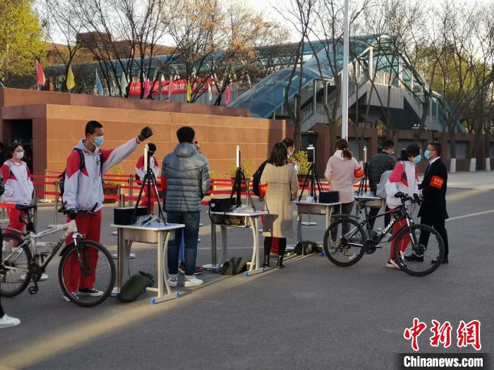 內蒙古中學科技防“疫”：大數據為學生建立健康檔案