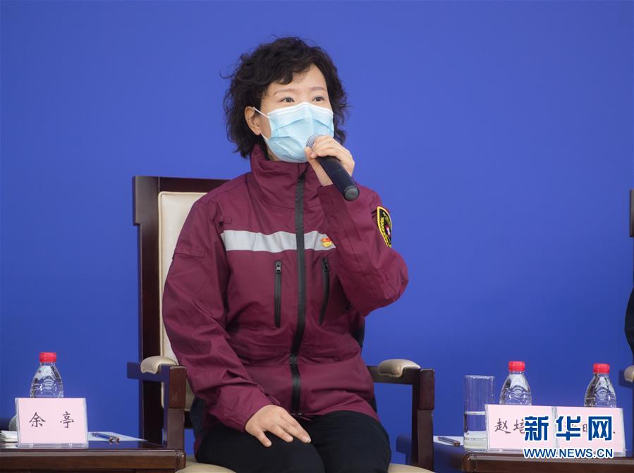 （聚焦疫情防控·圖文互動(dòng)）（5）分秒必爭(zhēng)！一切為了治病救人——中國(guó)抗疫生命至上的生動(dòng)實(shí)踐
