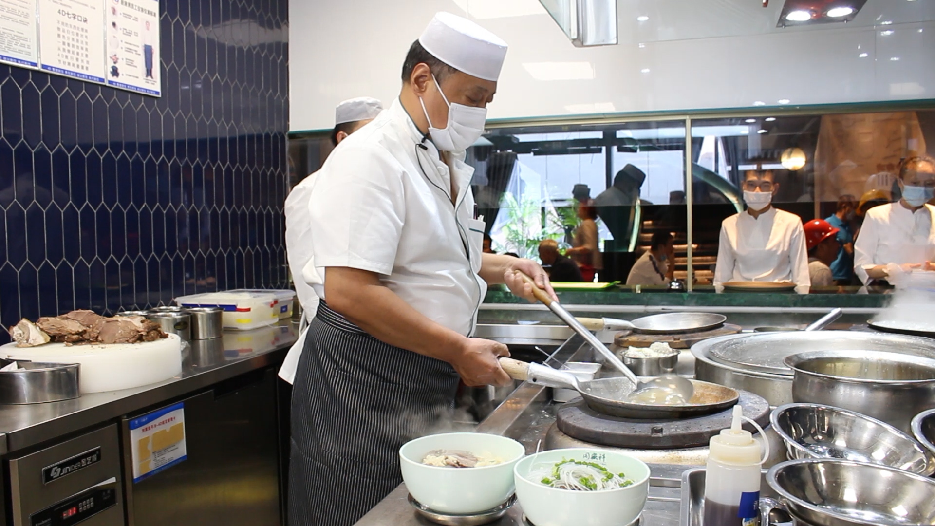 【陜菜大師和他們的拿手菜】烏平：“知足者常樂，食客愛吃我做的牛羊肉泡饃，就是我最大的滿足”_fororder_圖片7